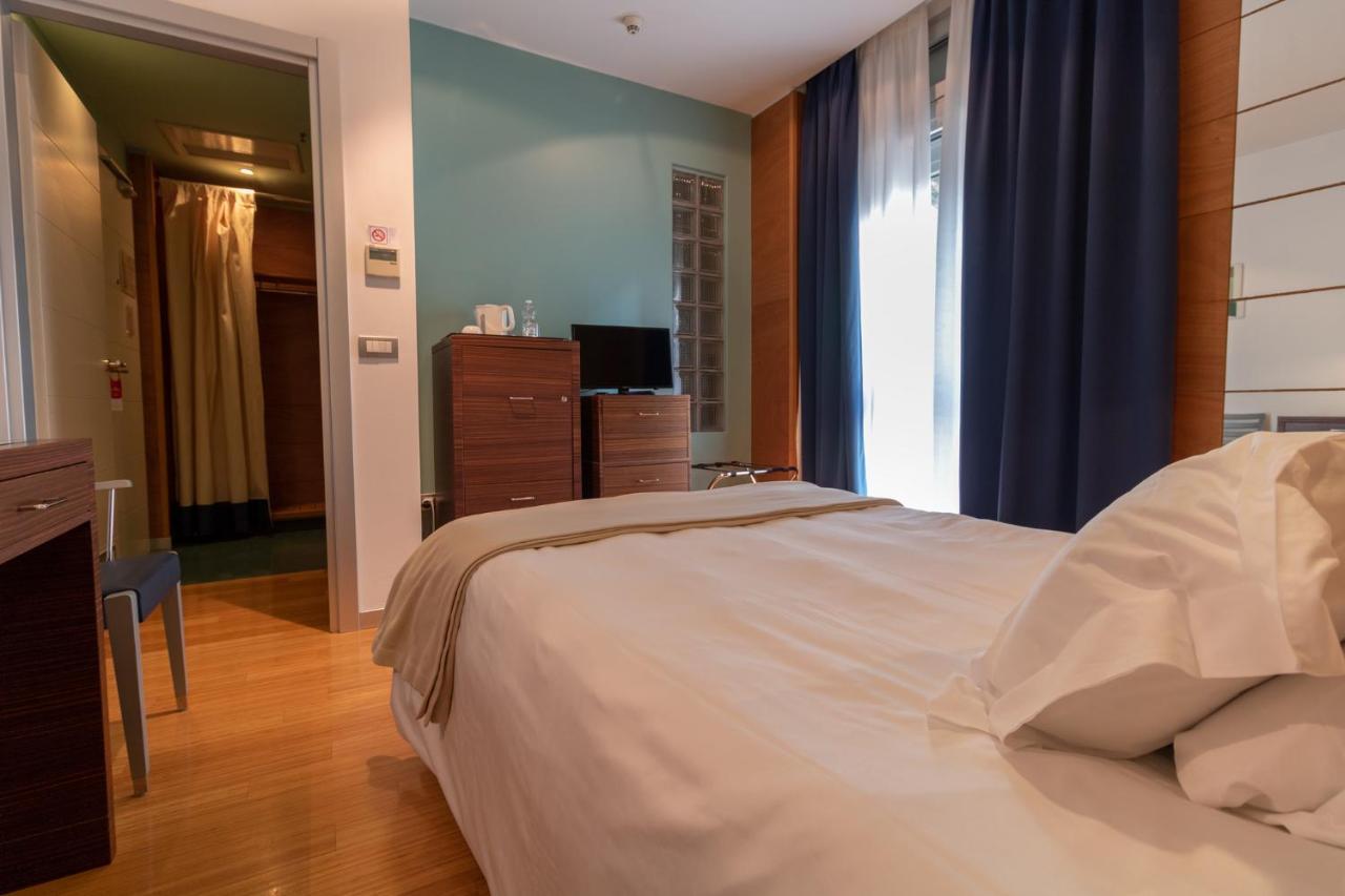 Towers Hotel Stabiae Sorrento Coast カステッランマーレ・ディ・スタービア エクステリア 写真