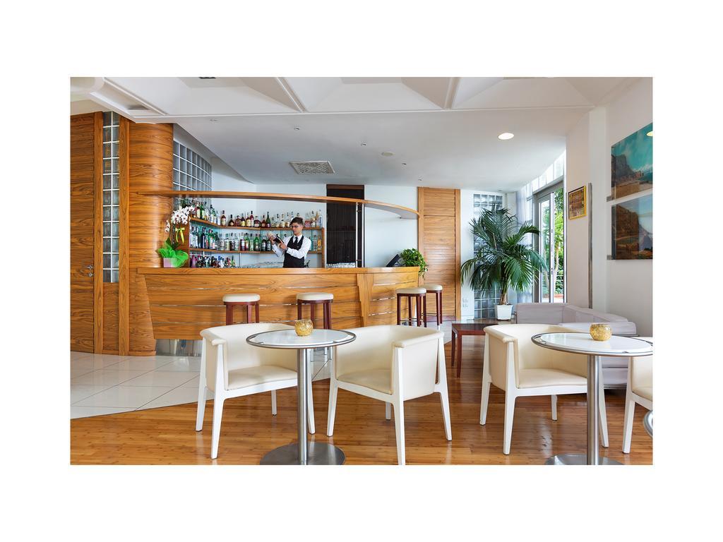 Towers Hotel Stabiae Sorrento Coast カステッランマーレ・ディ・スタービア エクステリア 写真