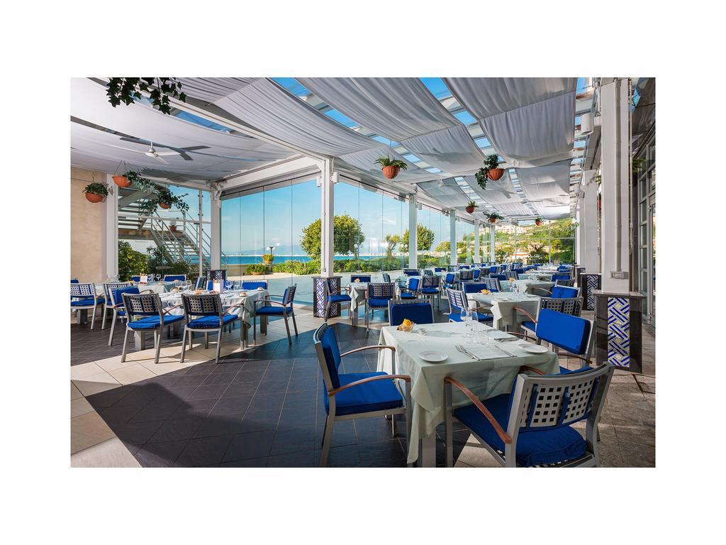 Towers Hotel Stabiae Sorrento Coast カステッランマーレ・ディ・スタービア エクステリア 写真