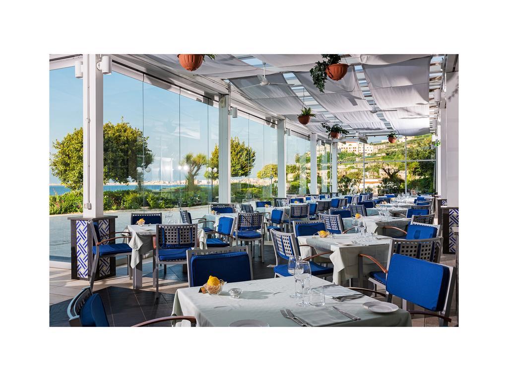 Towers Hotel Stabiae Sorrento Coast カステッランマーレ・ディ・スタービア エクステリア 写真