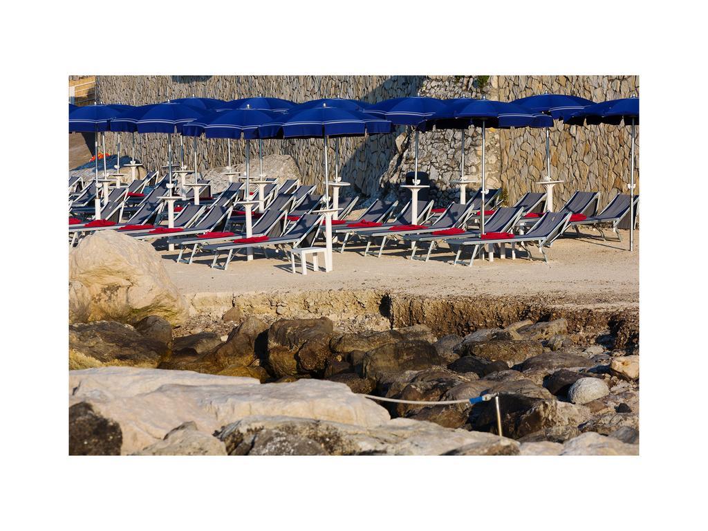 Towers Hotel Stabiae Sorrento Coast カステッランマーレ・ディ・スタービア エクステリア 写真