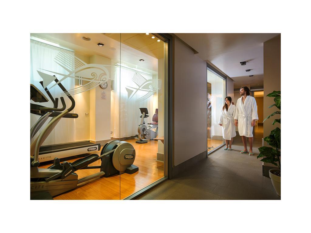 Towers Hotel Stabiae Sorrento Coast カステッランマーレ・ディ・スタービア エクステリア 写真