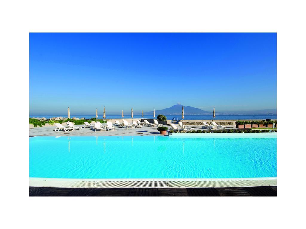 Towers Hotel Stabiae Sorrento Coast カステッランマーレ・ディ・スタービア エクステリア 写真