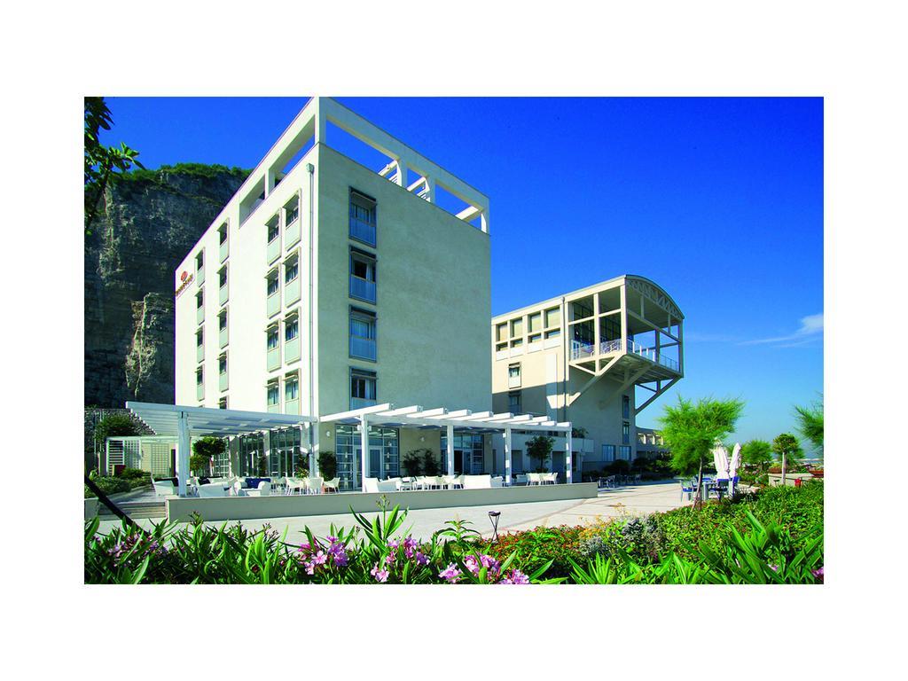 Towers Hotel Stabiae Sorrento Coast カステッランマーレ・ディ・スタービア エクステリア 写真