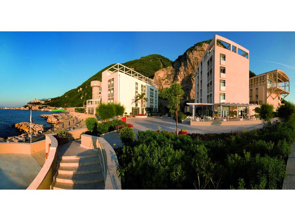 Towers Hotel Stabiae Sorrento Coast カステッランマーレ・ディ・スタービア エクステリア 写真